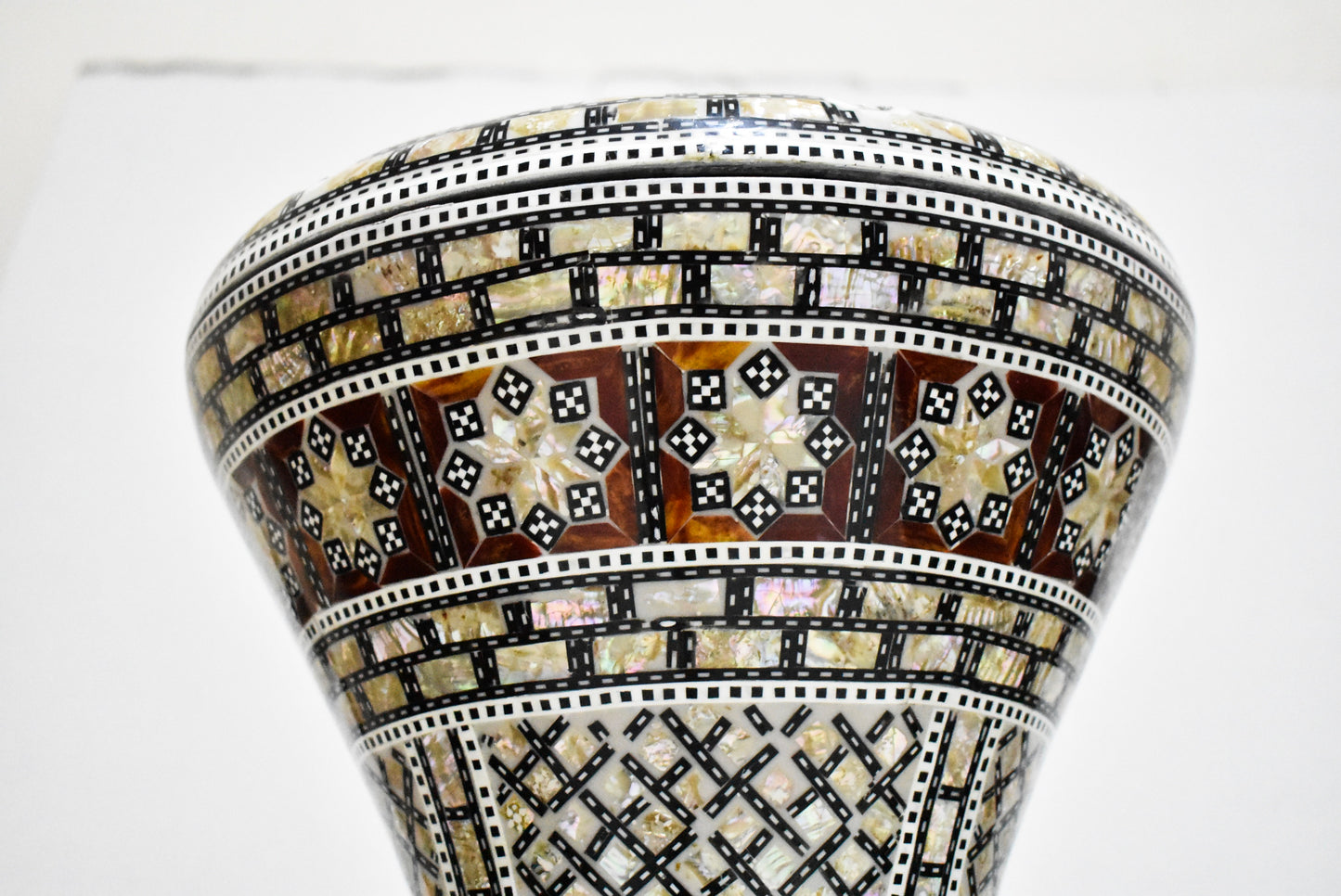 Gawharet El Fan Classic 17/17.5 inch Drum Darbuka Doumbek Tabla Mother of Pearl (Arabian king)