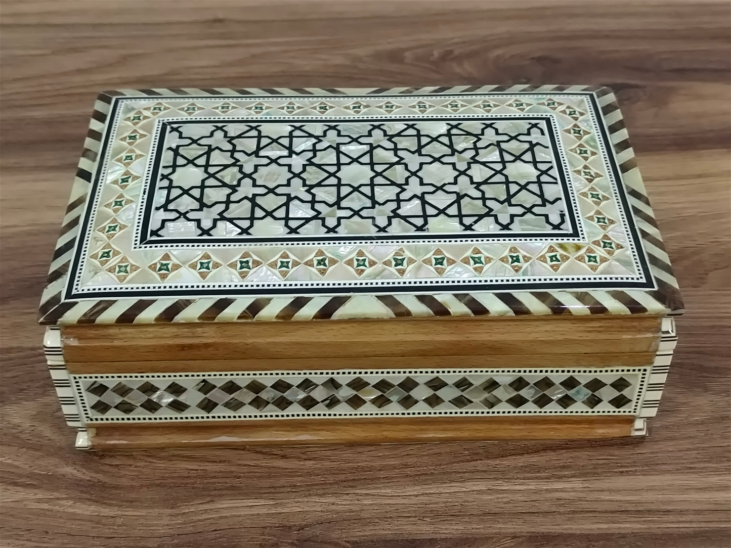 Wood Jewelry Box Inlaid mother of Pearl Egyptian Handmade (8" X 5.2" x 2.8" inch)