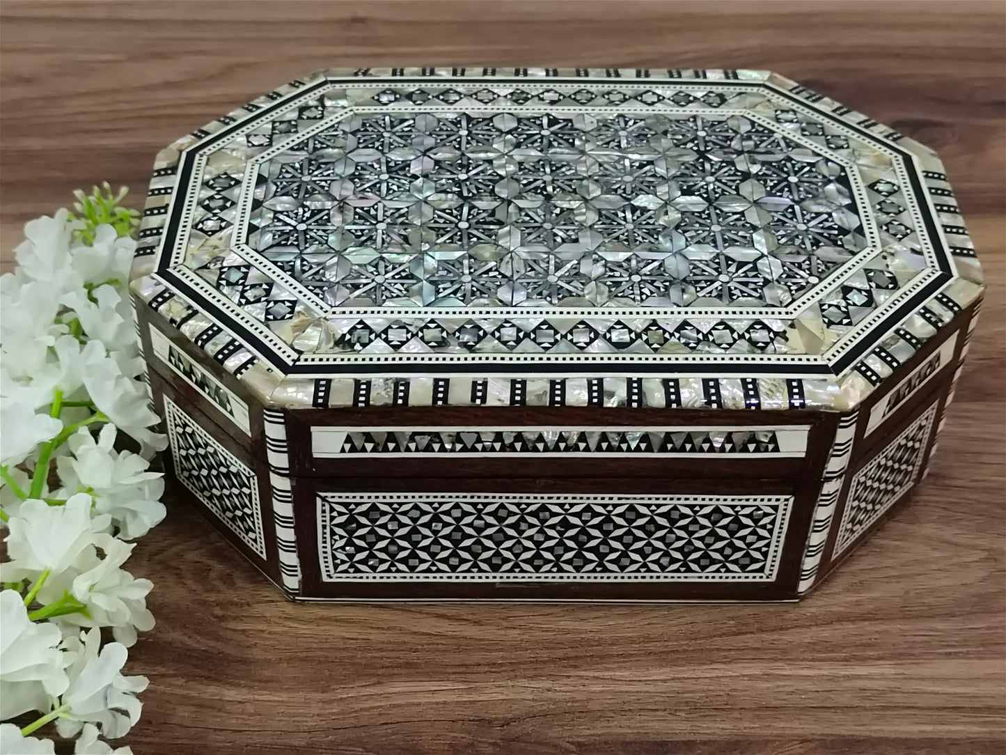 Wood Jewelry Box Inlaid mother of Pearl Egyptian Handmade (8.4" X 5.6" x 3" inch )