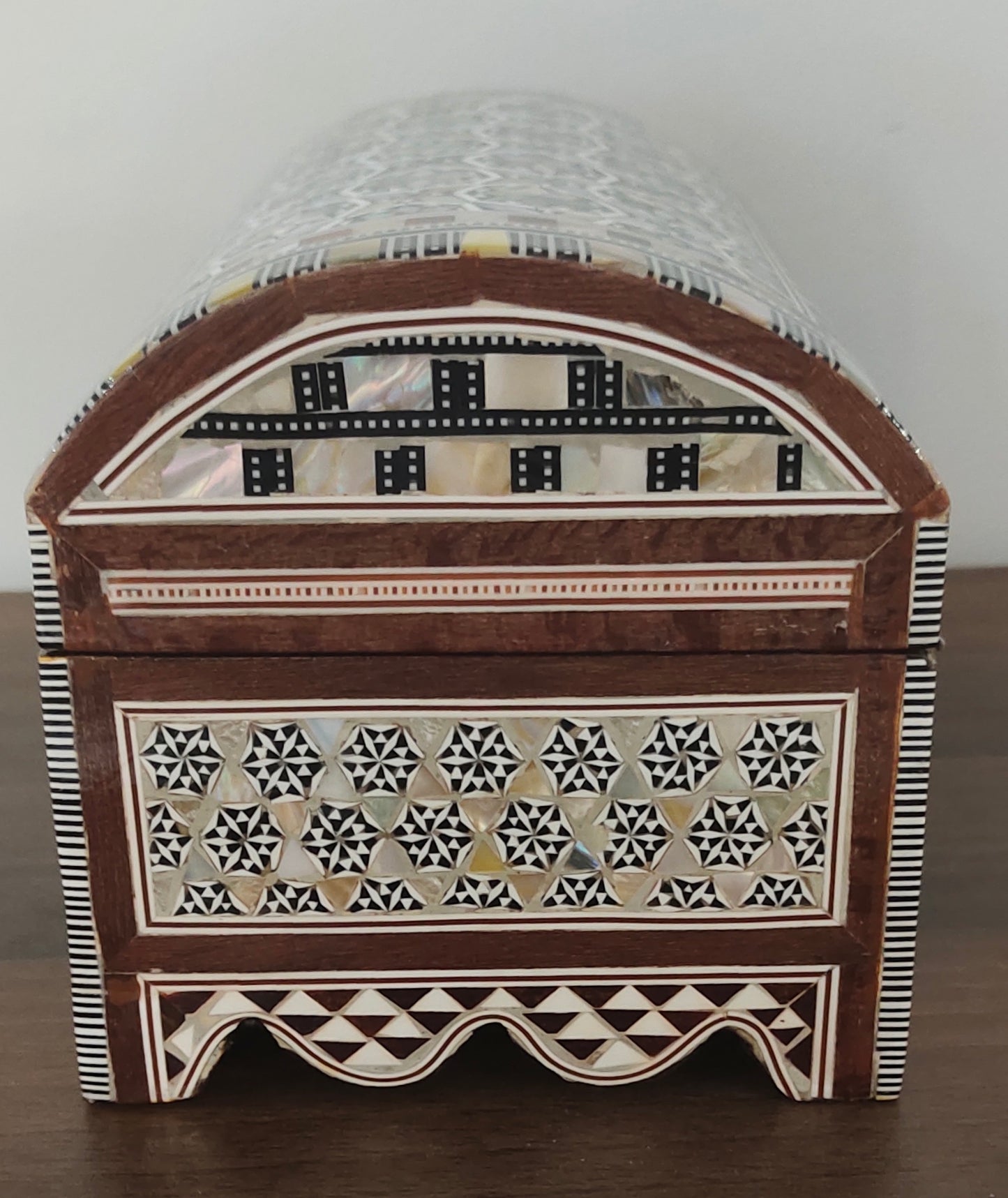 Wood Jewelry Box Inlaid mother of Pearl Egyptian Handmade (8" X 5" x 5" inch)